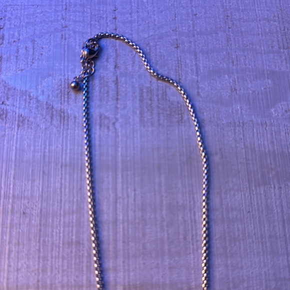 Like New Elegant Silver Heart Necklace - Picture 3 of 5